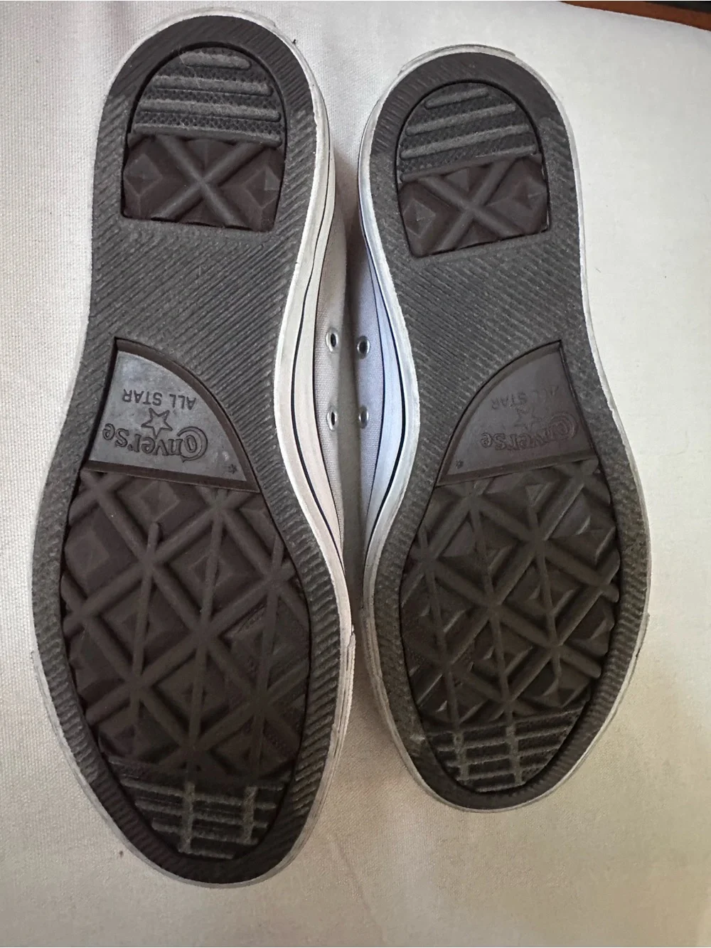 Converse few scuffs